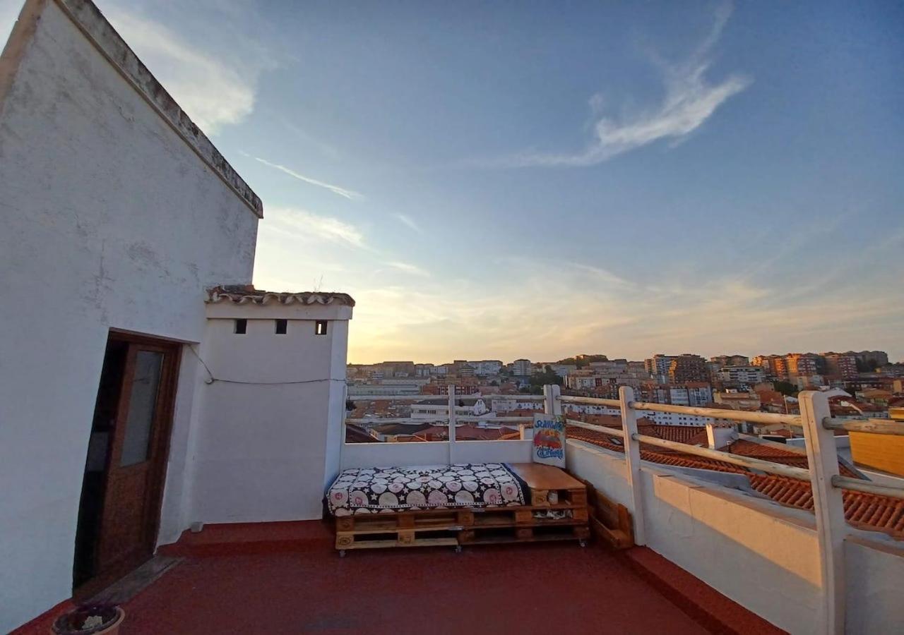 Habitaciones En El Atico De Tona Mirando A La Bahia De Santander Exterior photo