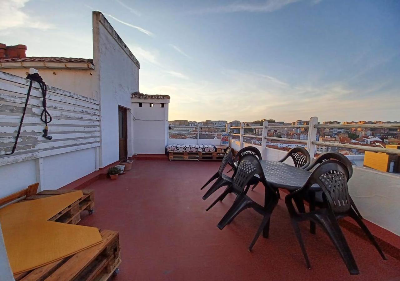 Habitaciones En El Atico De Tona Mirando A La Bahia De Santander Exterior photo